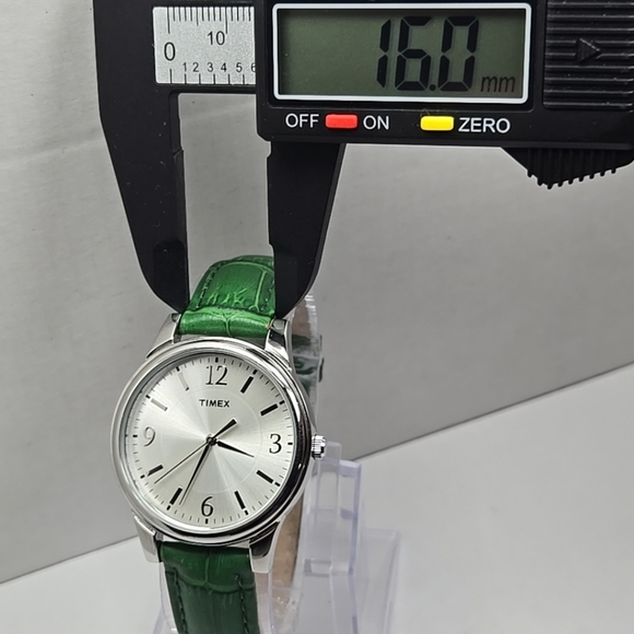 Womens Timex Easy Reader Watch Silver Tone Green Croco Dress Classic New Battery - Picture 5 of 11